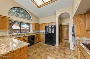 1101 E Braeburn Dr, Phoenix, AZ 85022 - Photo 11