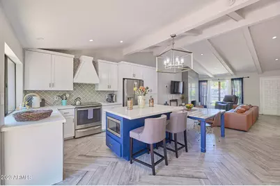 5750 N Scottsdale Road, Paradise Valley, AZ 85253 - Photo 9