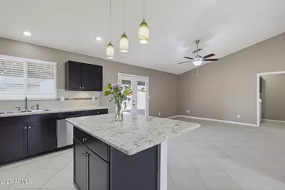 11759 N 68th Avenue, Peoria, AZ 85345 - Photo 7