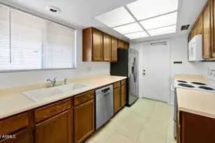13284 W Aleppo Dr, Sun City West, AZ 85375 - Photo 7