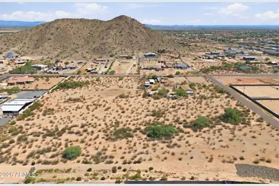 2030 W Rolls Road, San Tan Valley, AZ 85144 - Photo 9