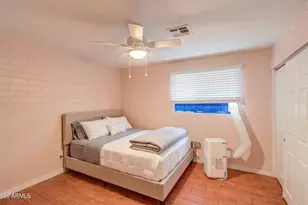 3013 N 52nd Pkwy, Phoenix, AZ 85031 - Photo 9
