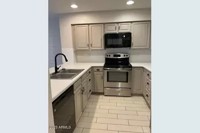 10080 E Mountainview Lake Drive #Unit B106, Scottsdale, AZ 85258 - Photo 5