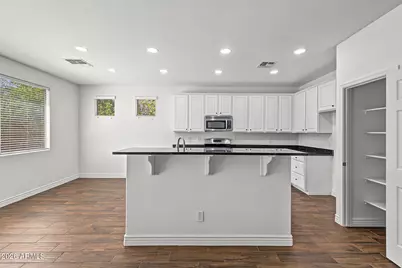 5439 W Quail Track Drive, Phoenix, AZ 85083 - Photo 9