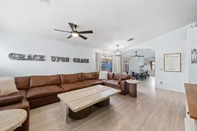 7633 W Foothill Drive, Peoria, AZ 85383 - Photo 9