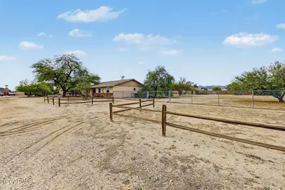 22614 W Hammond Drive, Buckeye, AZ 85326 - Photo 33
