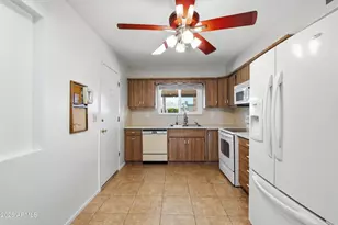 10027 W Deanne Dr, Sun City, AZ 85351 - Photo 5