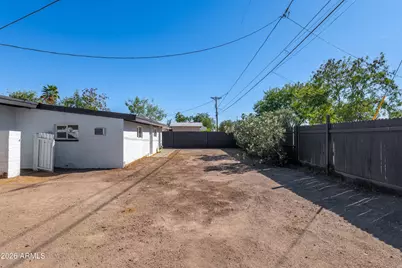 4230 N 49th Drive, Phoenix, AZ 85031 - Photo 37