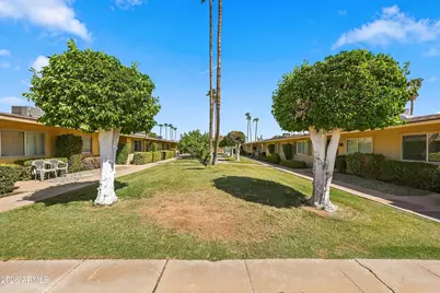 10915 W Santa Fe Drive, Sun City, AZ 85351 - Photo 5