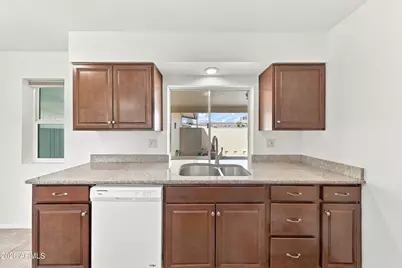 10915 W Santa Fe Drive, Sun City, AZ 85351 - Photo 9