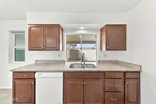 10915 W Santa Fe Dr, Sun City, AZ 85351 - Photo 9