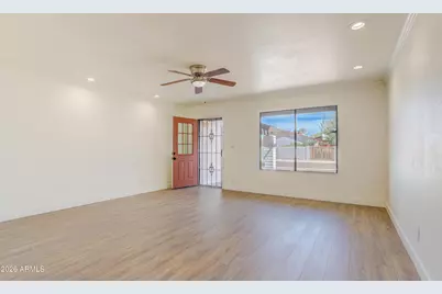 18652 N 12th Avenue, Phoenix, AZ 85027 - Photo 13