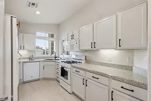 11666 W Yucca Ct, Surprise, AZ 85378 - Photo 11