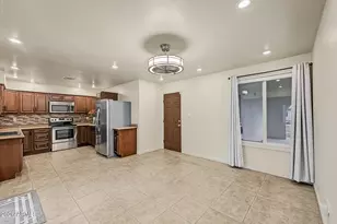 6007 S 42nd St, Phoenix, AZ 85042 - Photo 7