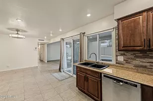 6007 S 42nd St, Phoenix, AZ 85042 - Photo 9