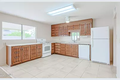 4837 N 81st Avenue, Phoenix, AZ 85033 - Photo 7