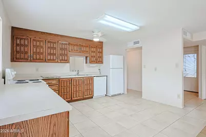 4837 N 81st Avenue, Phoenix, AZ 85033 - Photo 9