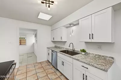 12214 N Augusta Drive, Sun City, AZ 85351 - Photo 11