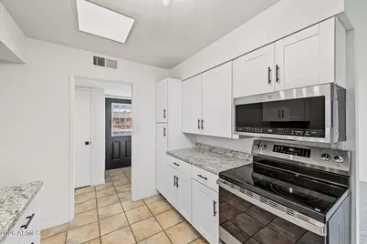 12214 N Augusta Drive, Sun City, AZ 85351 - Photo 13