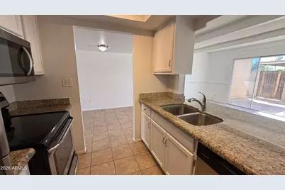 5701 N 44th Avenue, Glendale, AZ 85301 - Photo 7