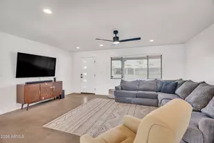 1225 E Seldon Ln, Phoenix, AZ 85020 - Photo 9