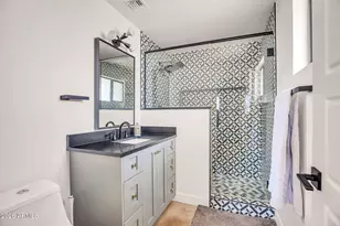 1225 E Seldon Ln, Phoenix, AZ 85020 - Photo 11