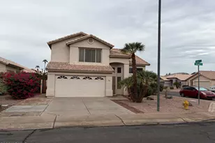128 W Oxford Ln, Gilbert, AZ 85233 - Photo 1
