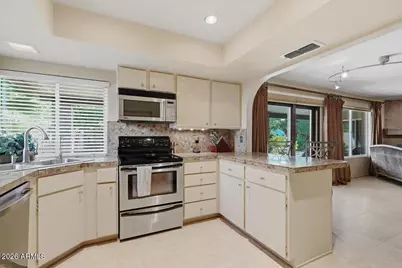 1001 E Aire Libre Avenue, Phoenix, AZ 85022 - Photo 5
