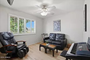 1001 E Aire Libre Ave, Phoenix, AZ 85022 - Photo 19