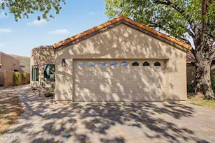 4024 E Paradise Dr, Phoenix, AZ 85028 - Photo 1