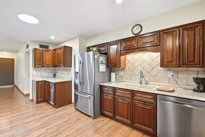 9419 W Manzanita Drive, Sun City, AZ 85373 - Photo 11