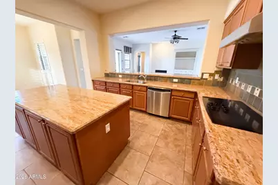 12435 W Red Hawk Drive, Peoria, AZ 85383 - Photo 7