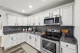 8221 N 31st Ave, Phoenix, AZ 85051 - Photo 9