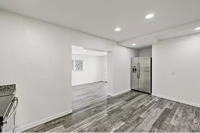8221 N 31st Avenue, Phoenix, AZ 85051 - Photo 11