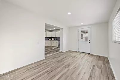 8221 N 31st Avenue, Phoenix, AZ 85051 - Photo 7