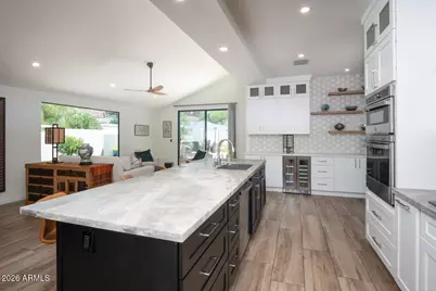 4440 E Camelback Road #28, Phoenix, AZ 85018 - Photo 9