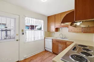 170 E Coronado Rd, Phoenix, AZ 85004 - Photo 17