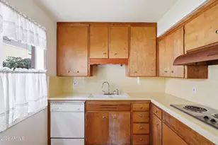 170 E Coronado Rd, Phoenix, AZ 85004 - Photo 15