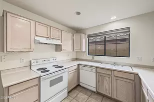 3357 E Blackhawk Dr, Phoenix, AZ 85050 - Photo 11