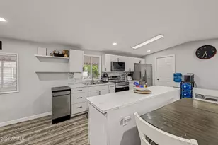 156 N Hawes Rd, Mesa, AZ 85207 - Photo 9