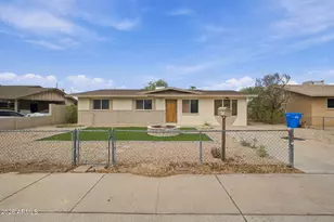 218 W Beautiful Ln, Phoenix, AZ 85041 - Photo 9