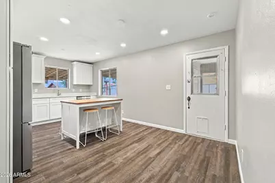 218 W Beautiful Lane, Phoenix, AZ 85041 - Photo 3