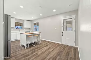 218 W Beautiful Ln, Phoenix, AZ 85041 - Photo 3