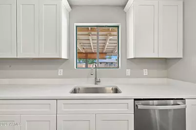 218 W Beautiful Lane, Phoenix, AZ 85041 - Photo 5