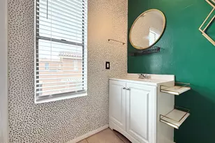 10402 N 10th St, Phoenix, AZ 85020 - Photo 11