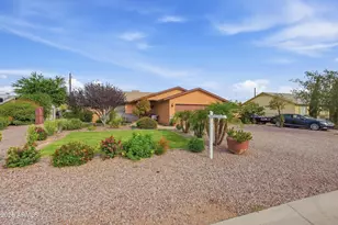 723 S Saguaro Dr, Apache Junction, AZ 85120 - Photo 3
