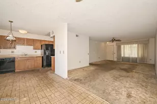 21002 N Welk Dr, Sun City, AZ 85373 - Photo 5