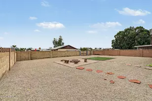 817 E Cheryl Dr, Phoenix, AZ 85020 - Photo 33