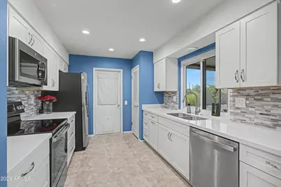11035 W Oak Ridge Drive, Sun City, AZ 85351 - Photo 7
