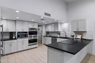8423 N 16th Pl, Phoenix, AZ 85020 - Photo 3